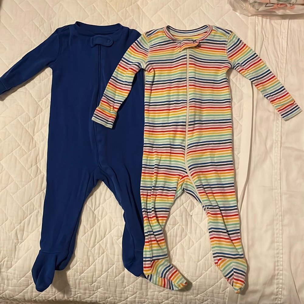 Two Primary brand organic cotton footies.
